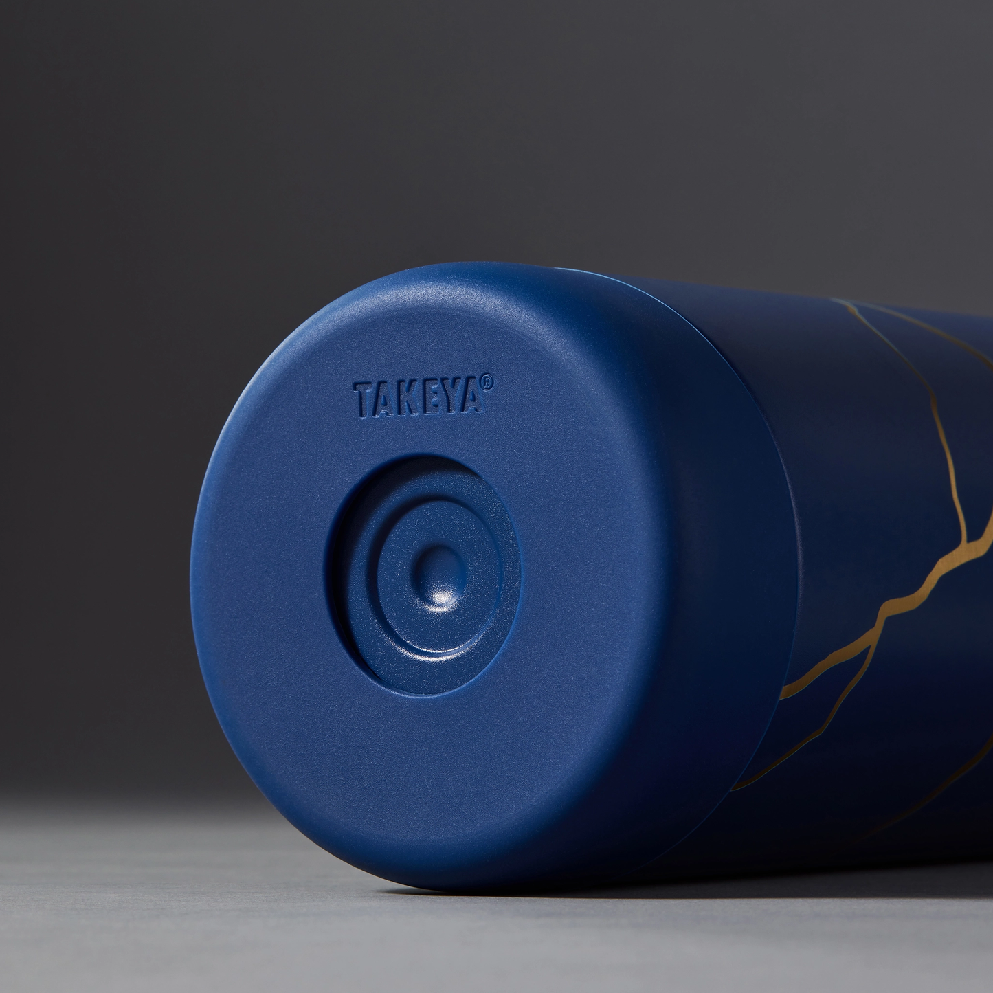 kintsugi-water-bottle-with-spout-lid-h5 51390-TK_HO25_Kintsugi_Takeya9249.png